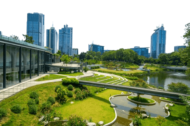 Immeuble résidentiel moderne avec balcons et grandes baies vitrées